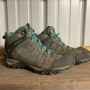 Womens Merrell hiking boot